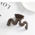 Dark Brown Wavy Hair Claw Clip, Simple Plastic Shark Clip for Women Daily Styling Variant - 8.7cm / Dark Brown