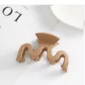 Minimalist matte khaki wave plastic hair claw clip simple stylish daily shark hairpin - 8.7cm / Tan