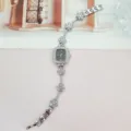 Silberne Damen Strass quadratische Zifferblatt Uhr mit Blumenketten Armband Schmuck. - Silbergehäuse Schwarzes Zifferblatt