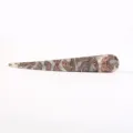 Fermacapelli in acrilico con motivo marmorizzato, elegante accessorio per donna. - Grigio