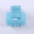 Mini molletta per capelli azzurra, semplice accessorio in acetato per styling quotidiano. - Azzurro