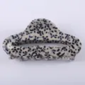 Elegante molletta per capelli da 8.5cm, pratico accessorio in acetato macchiato bianco e nero. - Macchiato Bianco e Nero (Colore 25)