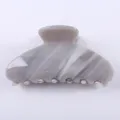 Morsetto per capelli in acetato grigio 8.5cm pratico accessorio minimalista ed elegante. - Pinza per Capelli Minimalista / 8.5cm / Motivo marmo grigio