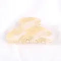 Molla per capelli quadrata in PVC bianco traslucido e madreperlaceo per una acconciatura. - Lustro Traslucido Lattiginoso