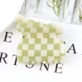 Molla per capelli a quadri verdi, mini accessorio geometrico per look quotidiano chic. - Quadretti verde e bianco