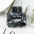 Molla per capelli quadrata in marmo bianco e nero, elegante accessorio geometrico in acetato. - Marmo Bianco e Nero