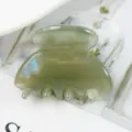 Molletta per capelli in acetato verde salvia, mini accessorio geometrico elegante donna. - Grigio-Verde con luccichio blu