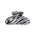 Molle per capelli in acrilico marmorizzato nero e bianco, accessorio geometrico retrò. - Marmo fluido bianco e nero