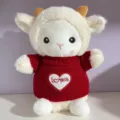 Morbido peluche pecora con maglione rosso e ricamo cuore, bambola giocattolo regalo compleanno - Stile Maglione Rosso a Cuore