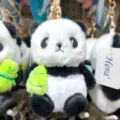 Süßer Cartoon Riesenpanda Plüsch Anhänger Schlüsselanhänger mit grünem Blatt, weiche Puppe. - Bambussprossen-Tasche (Schlüsselanhänger)