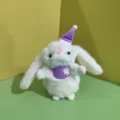 Lindo colgante de peluche de conejo suave con orejas grandes, sombrero morado y babero. - 12cm / Blanco