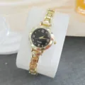 Montre quartz dorée pour femme avec cadran noir et bracelet en métal élégant détail. - Or Noir
