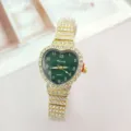 Detailansicht Damen Strass Herz Quarzuhr mit grünem Zifferblatt und goldenem Armband. - Gold Grün