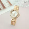 Elegante goldene Damen Quarzarmbanduhr mit Strass Lünette und funkelnden Armband Details. - Gold Weiß
