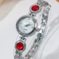 Elegante Damen Quarz-Armbanduhr mit roten Kristallen und silbernem Armband, schick. - Silber Rot