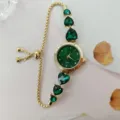 Exquisite Damenuhr Quhr mit grünen Herz Kristallen und verstellbarem Gold Ketten Armband. - Gold Grün