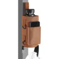 Magnetische sportwaterfles tas met telefoonvak en sleutelhanger voor fitness gebruik. - 6 Magneten + Siliconen Gesp / Bruin