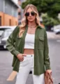 Lässiges grünes Langarm-Hemd Detailansicht mit doppelten Taschen und sauberem Kragen. - 2XL / Armeegrün