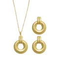 Goldschmuck Set mit geometrischem Anhänger und Ohrringen im Detail, elegantes Accessoire. - Gerippter Runder Ringstil (STJS2528)