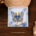 Elegantes hohles Metall Schmetterling Lesezeichen mit Kette und Karte fuer Geschenke. - Mit Kunstkarton / Fantasy Schmetterlingschatten