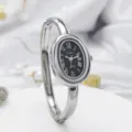 Elegante orologio da polso rigido ovale argento da donna con quadrante nero e numeri romani. - Cassa Argento Quadrante Nero