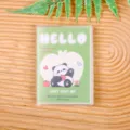 Mini tascabile portatile con simpatico design di panda e copertura protettiva in PVC trasparente. - Panda che saluta