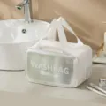 Vista dettagliata della borsa da toeletta bianca con finestra trasparente per il bagno. - Taglia S / Bianco