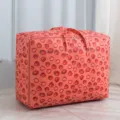 Grande borsa portaoggetti rosa con motivo a fragole per coperte e vestiti, organizer traspirante. - Fragola Rossa