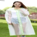 Chubasquero largo transparente con ribete verde neón, ideal para senderismo al aire libre. - XL / Borde verde y blanco