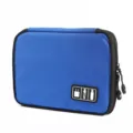 Vue detaillee de la pochette de rangement numerique bleue avec fermeture eclair robuste. - Bleu Saphir
