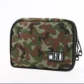 Sac organisateur d'appareils électroniques camouflage pour câbles et chargeurs de voyage. - Camouflage vert armée clairsemé