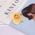 Künstlicher gelber Rosenblütenkopf Detail, ideal für Heimdekoration, Fotografie-Requisite und Blumen. - Stil 2