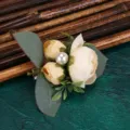 Charmante künstliche Champagner Rosen Haarspange mit Perle Detail, elegantes Blumen Accessoire. - Weißer Stil 1