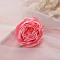 Nahaufnahme Detail künstlicher rosa Samt Rosenkopf, perfekte DIY Fotografie Requisite. - Stil 9