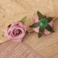 Künstliche rosa Rosenblütenköpfe für Heimdekoration, Hochzeitsdeko und DIY-Bastelarbeiten. - Hellviolett