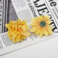 Gelbe künstliche Seidenblumen Köpfe künstliche Pflaumenblüten für Hochzeit Dekor 2St - Stil 1