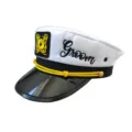 Gorra de capitan blanca Groom de algodon con visera negra y bordado para fiesta de bodas. - Estilo Novio / Blanco