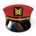 Gorra de capitán roja para adultos con visera negra y bonita cuerda dorada de fiesta. - Rojo