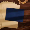 Elegante busta blu scuro e set di carta da lettere kraft rigata per romantici regali d'amore. - Blu orchidea / 5 Pezzi