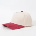 Detailansicht einer zweifarbigen 5-Panel-Baseballkappe aus Cremebaumwolle und Wildleder. - Weiß-Rot