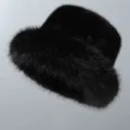 Detailaufnahme des schwarzen Plüsch-Winter-Wärmefischerhutes mit feiner Kunstpelzstruktur. - Verstellbar / Schwarz