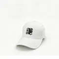 Weißes Baseballcap mit schwarzem 3D-Stickerei-Monogramm Design auf der Vorderseite. - Verstellbar / Weiß