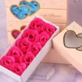 Herzfenster Seifenblumen Geschenkschachtel mit leuchtend rosa Rosen Seifenblumen für den Valentinstag. - 10 Stück/Packung / Fuchsia