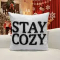 Federa cuscino di Natale bianco quadrato con testo nero Stay Cozy per decorazione divano - 45x45cm (Con Anima) / Cuscini quadrati con lettere nere