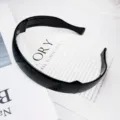 Black foldable headband for women, portable plastic hair hoop, daily casual hair accessory. - Black