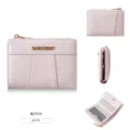 Portafoglio corto rosa in PU per donna con scomparti carte, tasca zip e design pieghevole. - Rosa