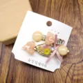 Sweet floral resin heart hair clip side clip detailed view for charming daily wear - Heart Style