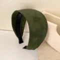 Dunkelgrüner Samt breiter Haarreif für Damen, elegante Mode Haarband, bequemes Alltags-Accessoire. - Grün