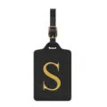 Detailansicht eines schwarzen PU-Leder-Gepäckschilds mit goldenem Stickbuchstaben S und Schnalle. - Buchstabe S / Schwarz