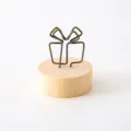 Holzsockel Fotoklammer mit vintage bronzenem Geschenkkarton Draht Halter für Memo Notizen. - Geschenk
